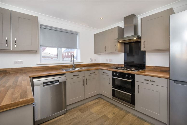 3 bedroom house, Ingleborough Drive, Harrogate HG3 - Available