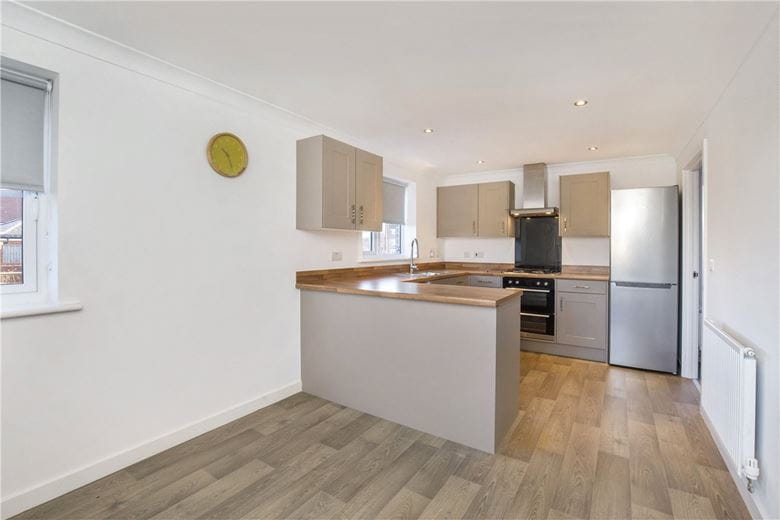 3 bedroom house, Ingleborough Drive, Harrogate HG3 - Available