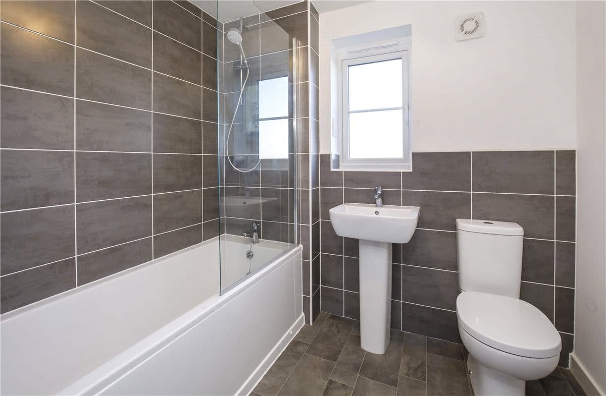 3 bedroom house, Ingleborough Drive, Harrogate HG3 - Available