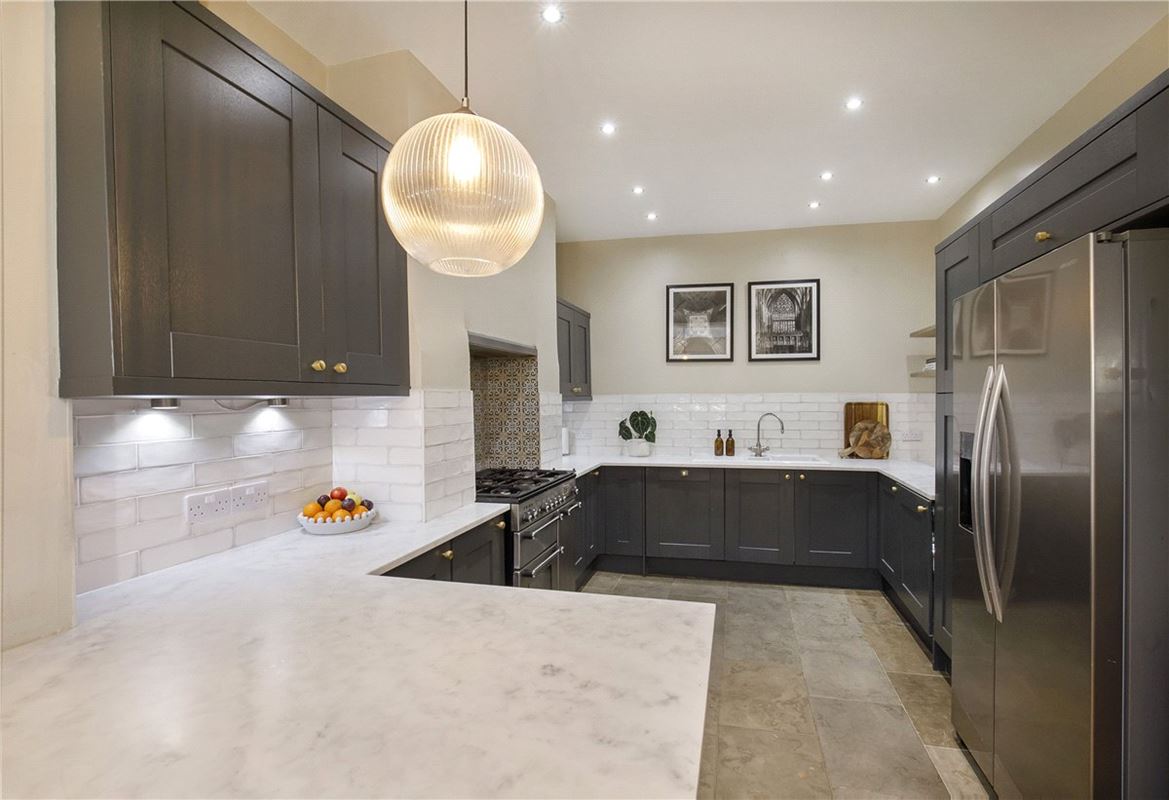 4 bedroom house, Grosvenor Terrace, York YO30 - Available