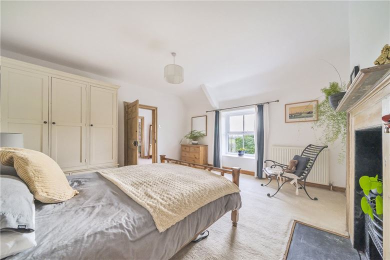 6 bedroom house, Bartindale Road, Hunmanby YO14 - Available