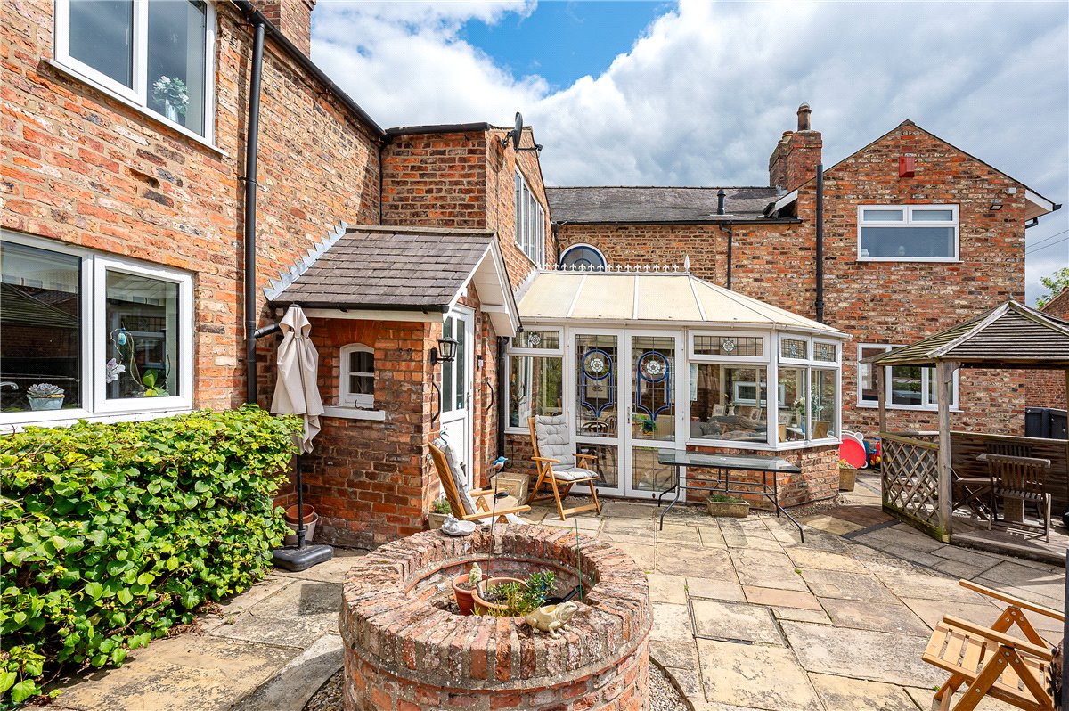 5 bedroom house, The Old Village, Huntington YO32 - Available