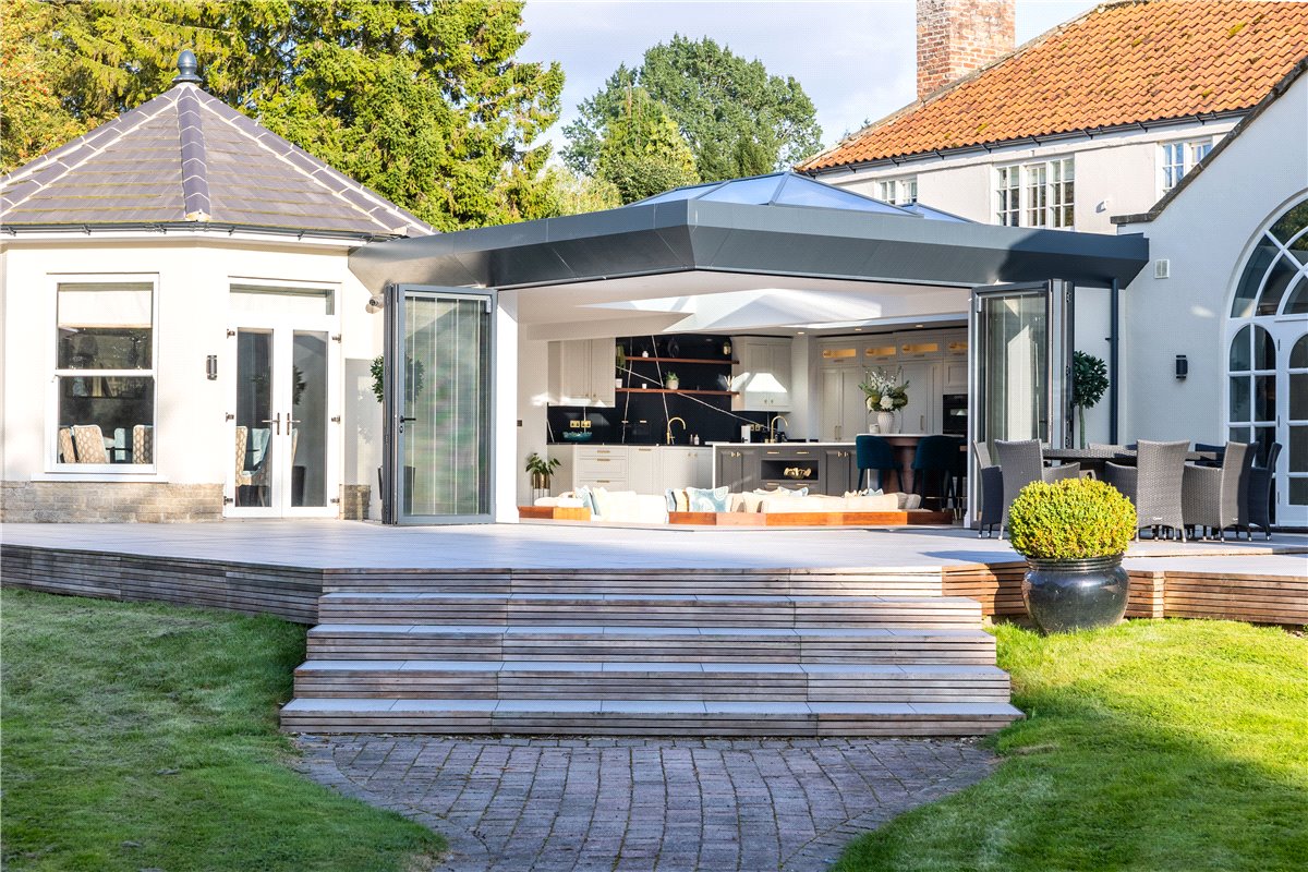 7 bedroom house, Welham, Malton YO17 - Available