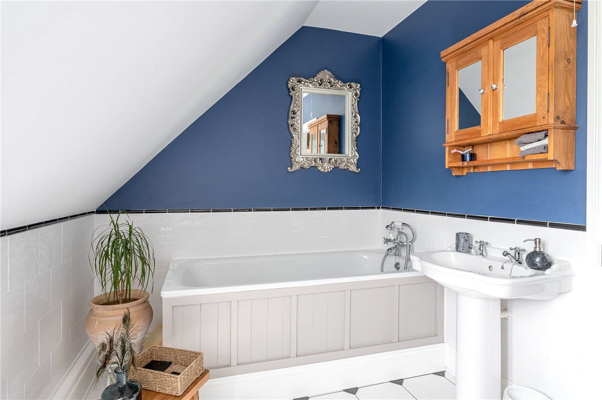 6 bedroom house, Selby Road, Riccall YO19 - Available