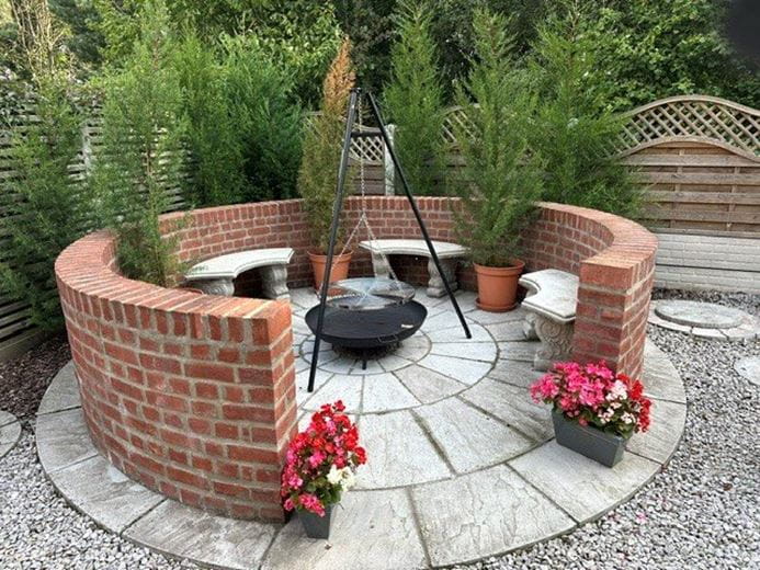 6 bedroom house, Selby Road, Riccall YO19 - Available