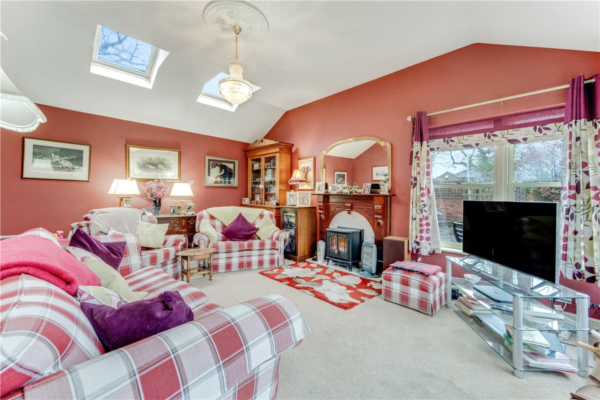 5 bedroom house, School Road, Hemingbrough YO8 - Available