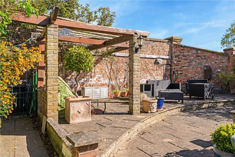 5 bedroom house, School Road, Hemingbrough YO8 - Available