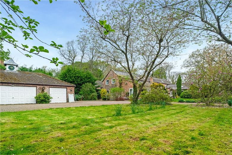 5 bedroom house, School Road, Hemingbrough YO8 - Available