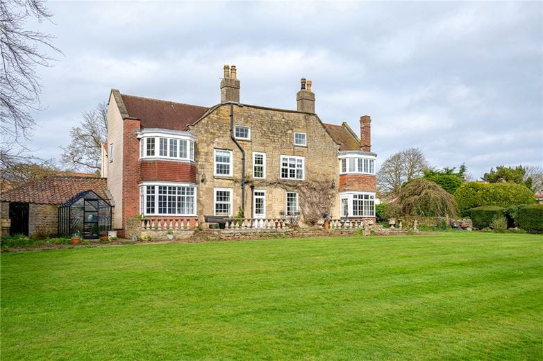 7 bedroom house, Main Street, Gristhorpe YO14 - Sold