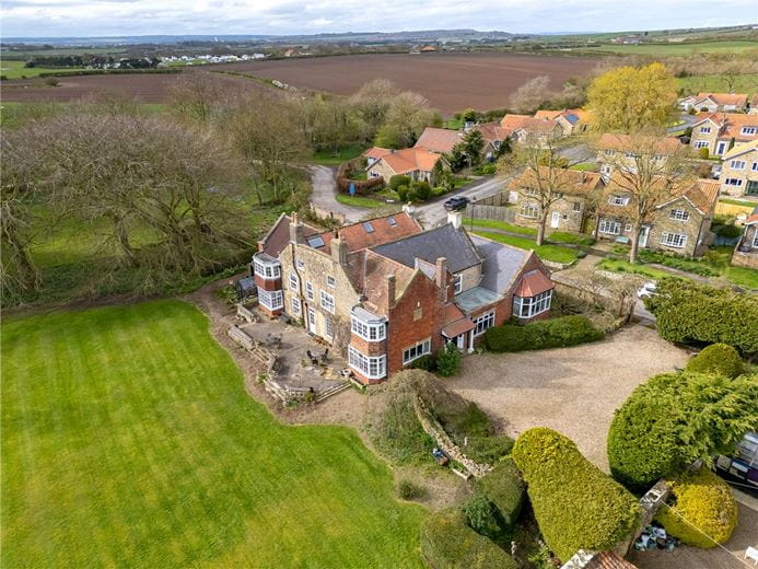 7 bedroom house, Main Street, Gristhorpe YO14 - Sold