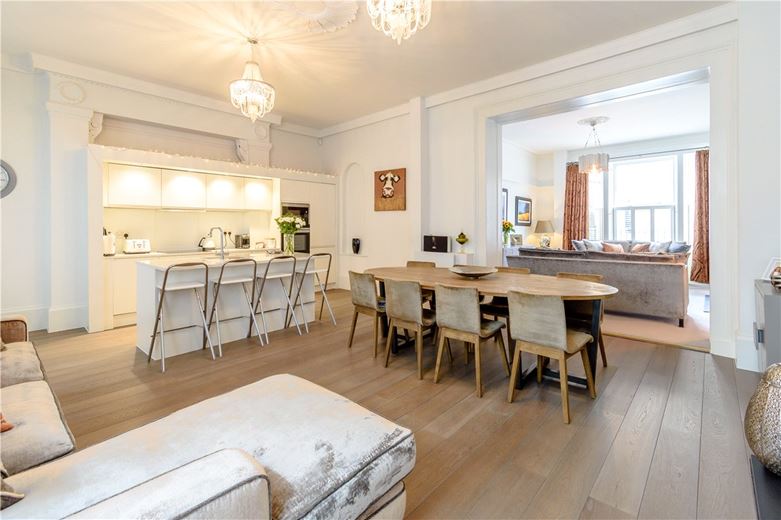 3 bedroom flat, St. Leonards Place, York YO1 - Sold