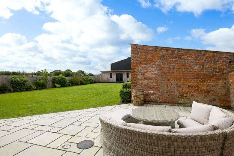 4 bedroom house, Main Road, Harlthorpe YO8 - Available