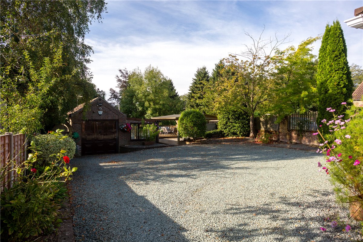 3 bedroom house, Hull Road, Cliffe YO8 - Available