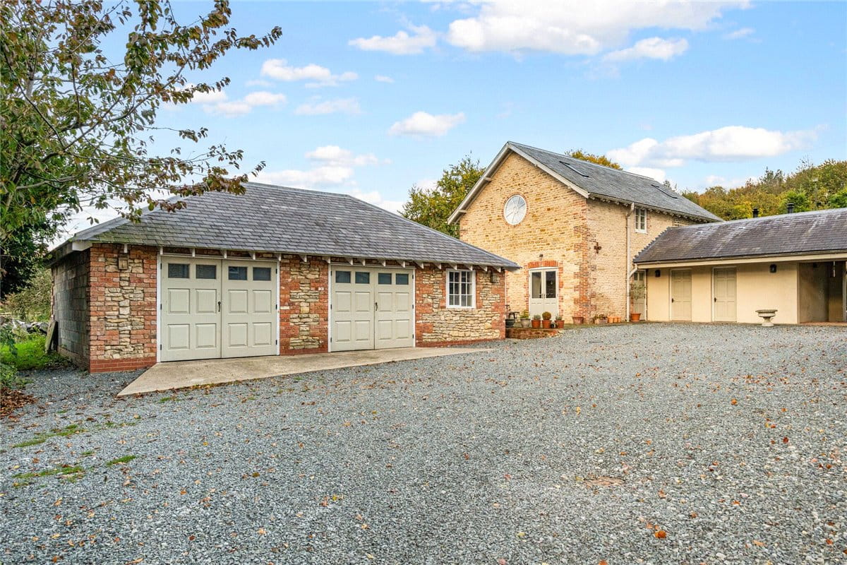 9 bedroom house, Cleatham, Gainsborough DN21 - Available