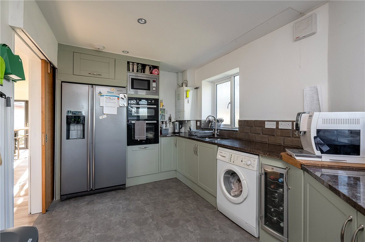 5 bedroom house, East Lea View, Cayton YO11 - Available