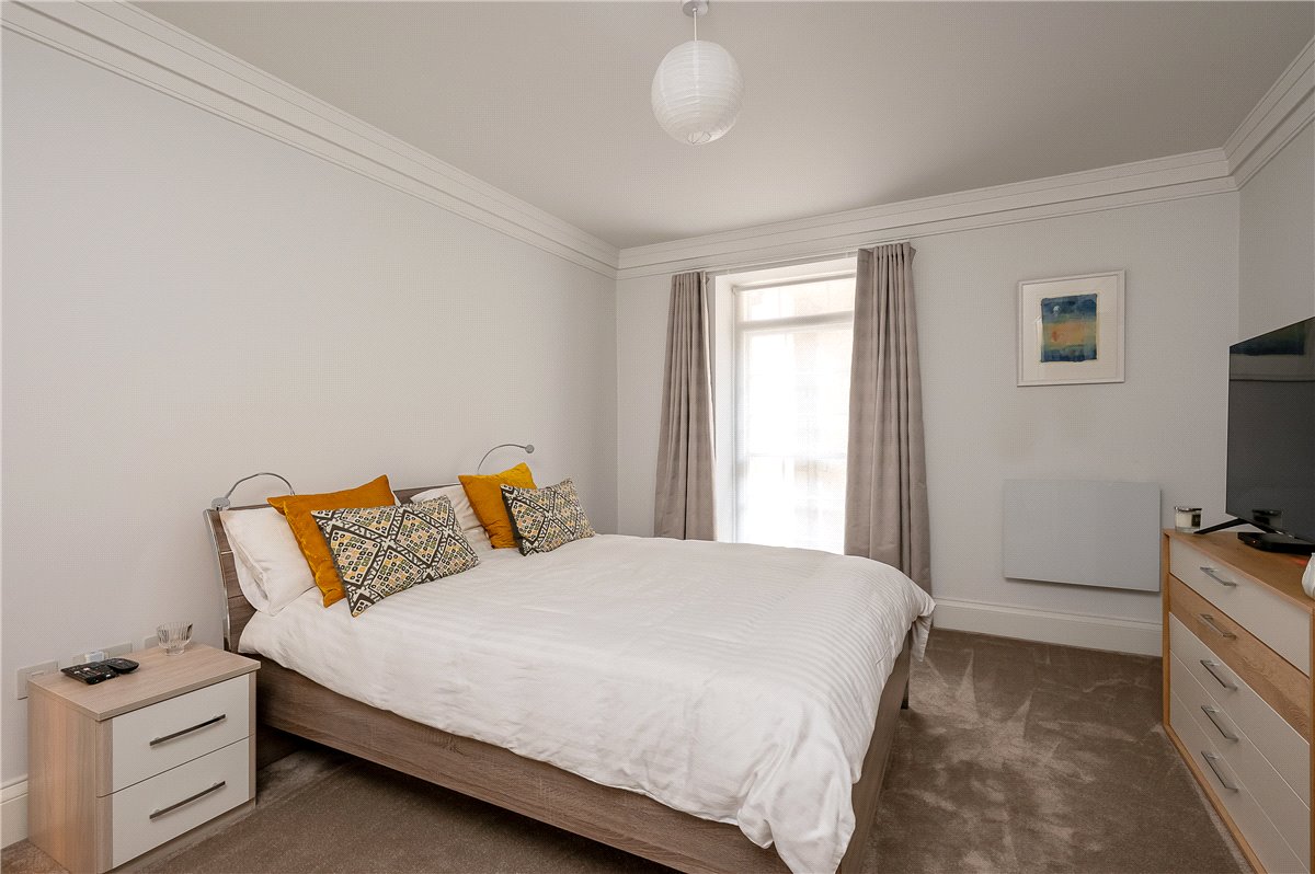 3 bedroom flat, St. Leonards Place, York YO1 - Available