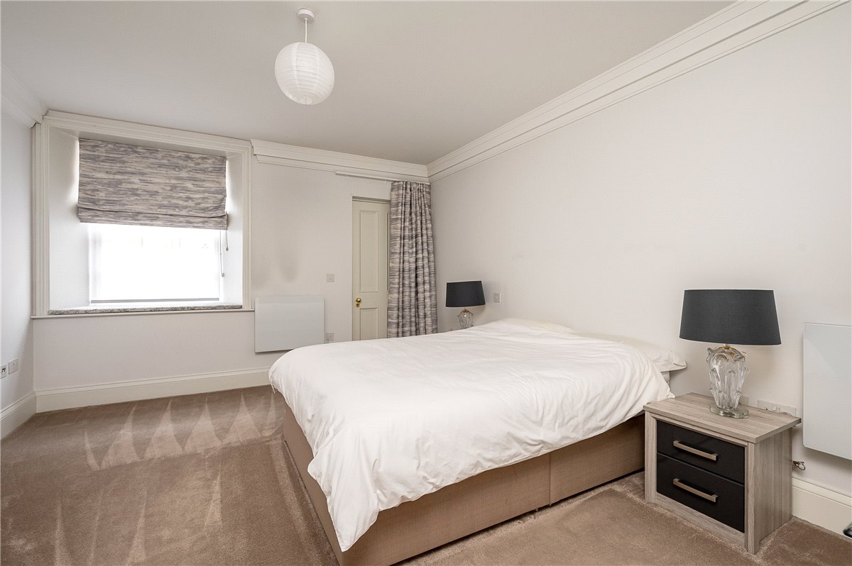 3 bedroom flat, St. Leonards Place, York YO1 - Available