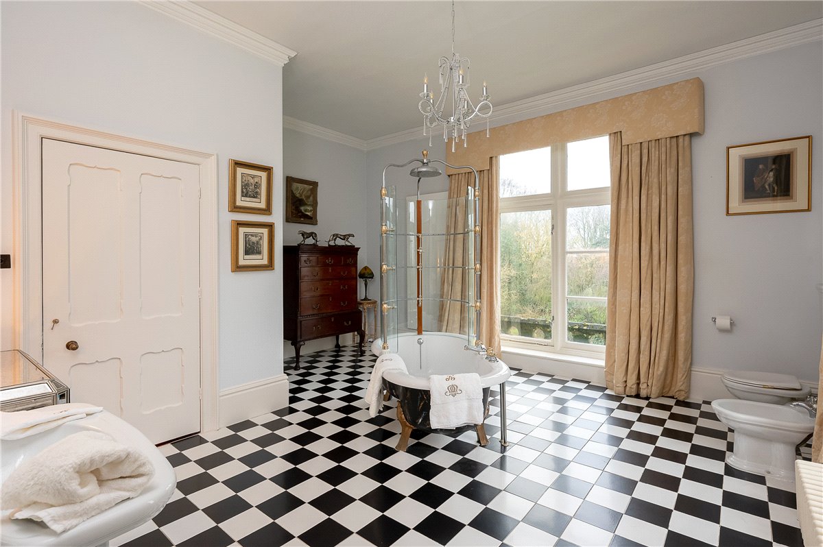 8 bedroom house, Northorpe Hall, Northorpe DN21 - Available