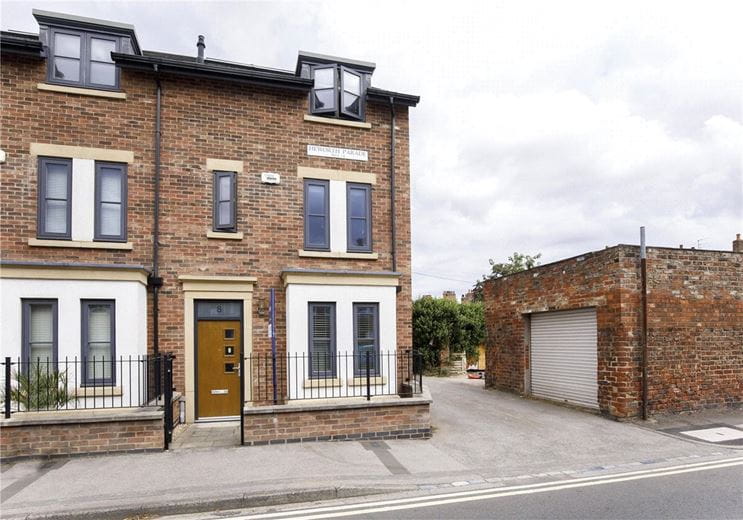 3 bedroom house, Mill Lane, York YO31 - Available