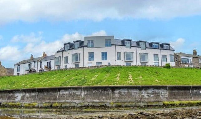 18 bedroom flat, Crewe Street, Seahouses NE68 - Available