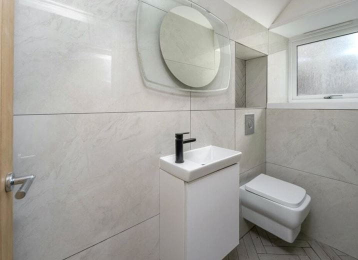 2 bedroom flat, Cragg End, 12 Crewe Street NE68 - Available