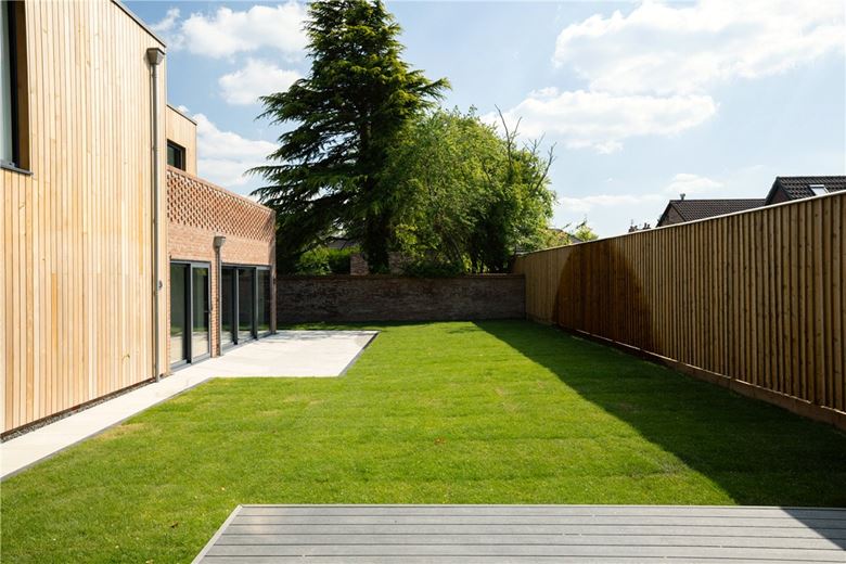 5 bedroom house, Fulford Road, York YO10 - Available