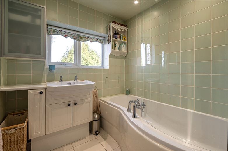 4 bedroom house, Angram, York YO23 - Available