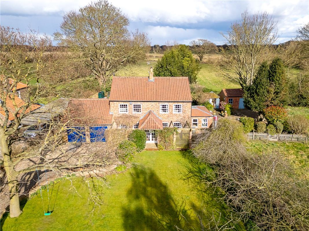 4 bedroom house, Angram, York YO23 - Available