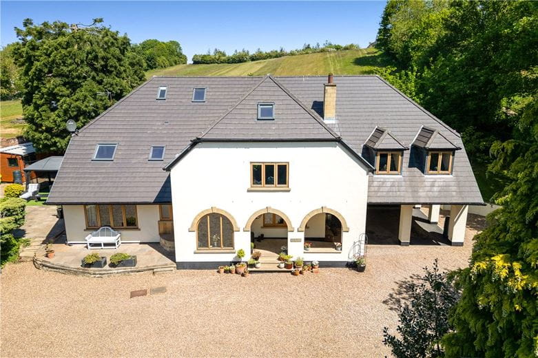 6 bedroom house, York House, Carleton Road WF8 - Available