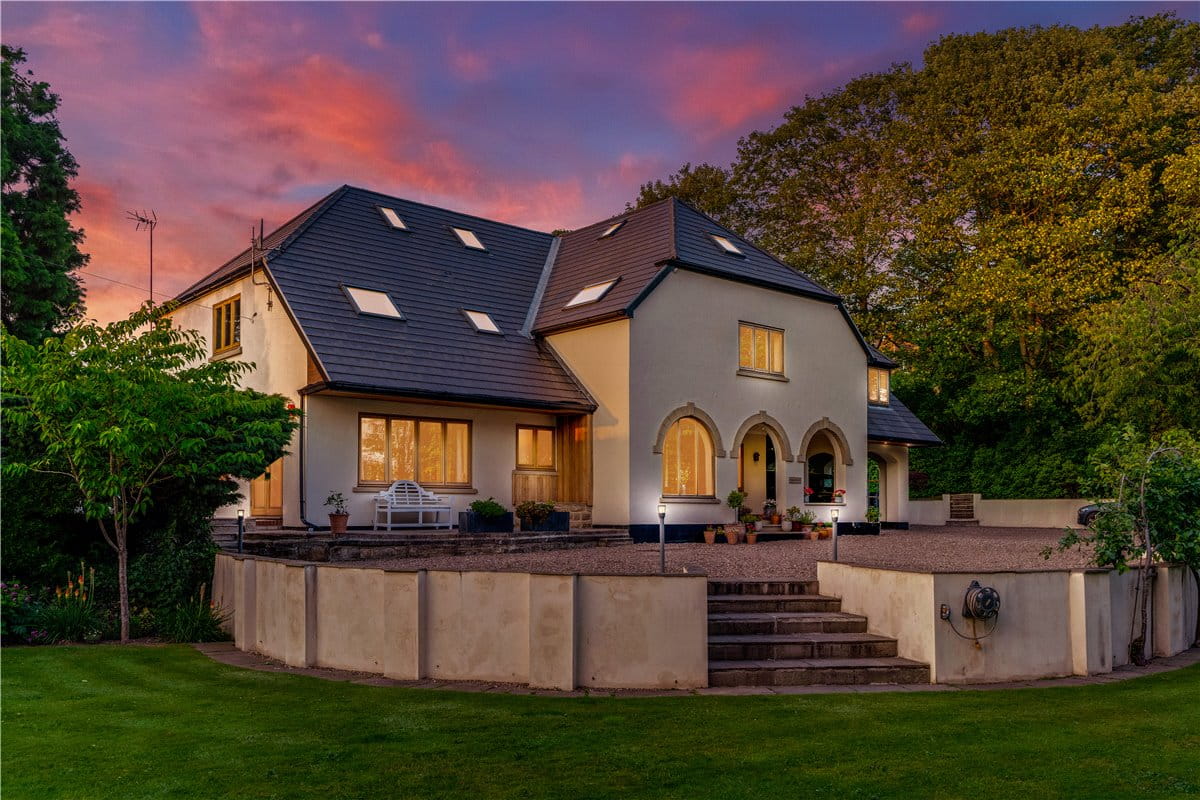 6 bedroom house, York House, Carleton Road WF8 - Available