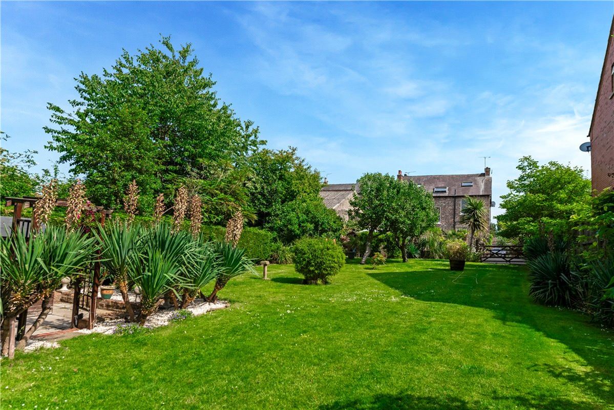 7 bedroom house, Huntington Road, York YO31 - Available