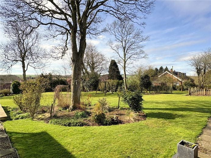 5 bedroom house, Front Street, Wold Newton YO25 - Available