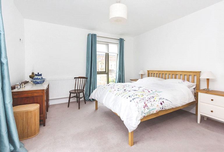 3 bedroom house, Bayldon Square, York YO23 - Available