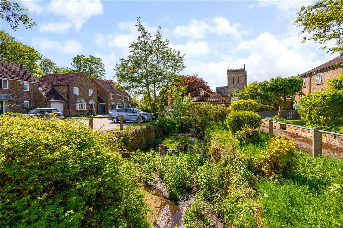 3 bedroom house, St. Nicholas Close, North Newbald YO43 - Available