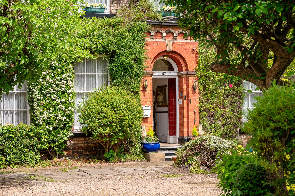 10 bedroom house, Fulford Road, York YO10 - Available