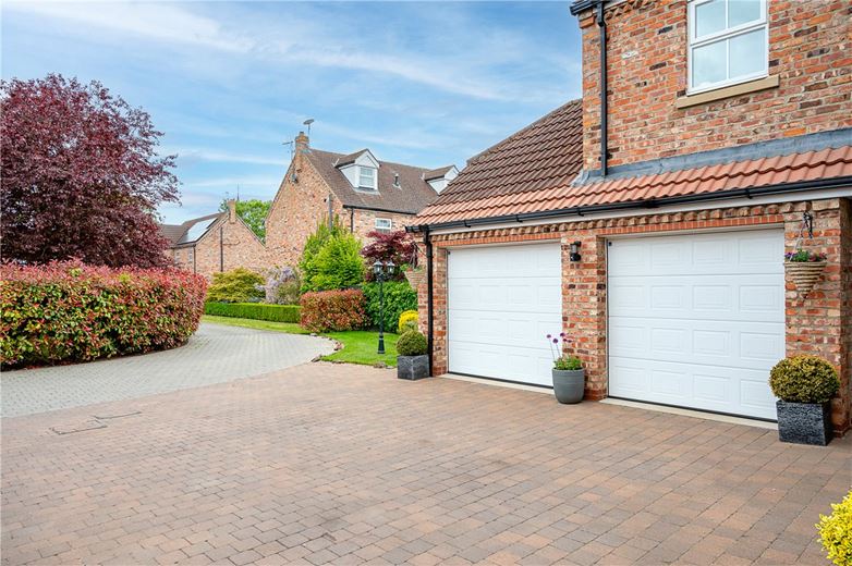 5 bedroom house, The Village, Stockton on the Forest YO32 - Available