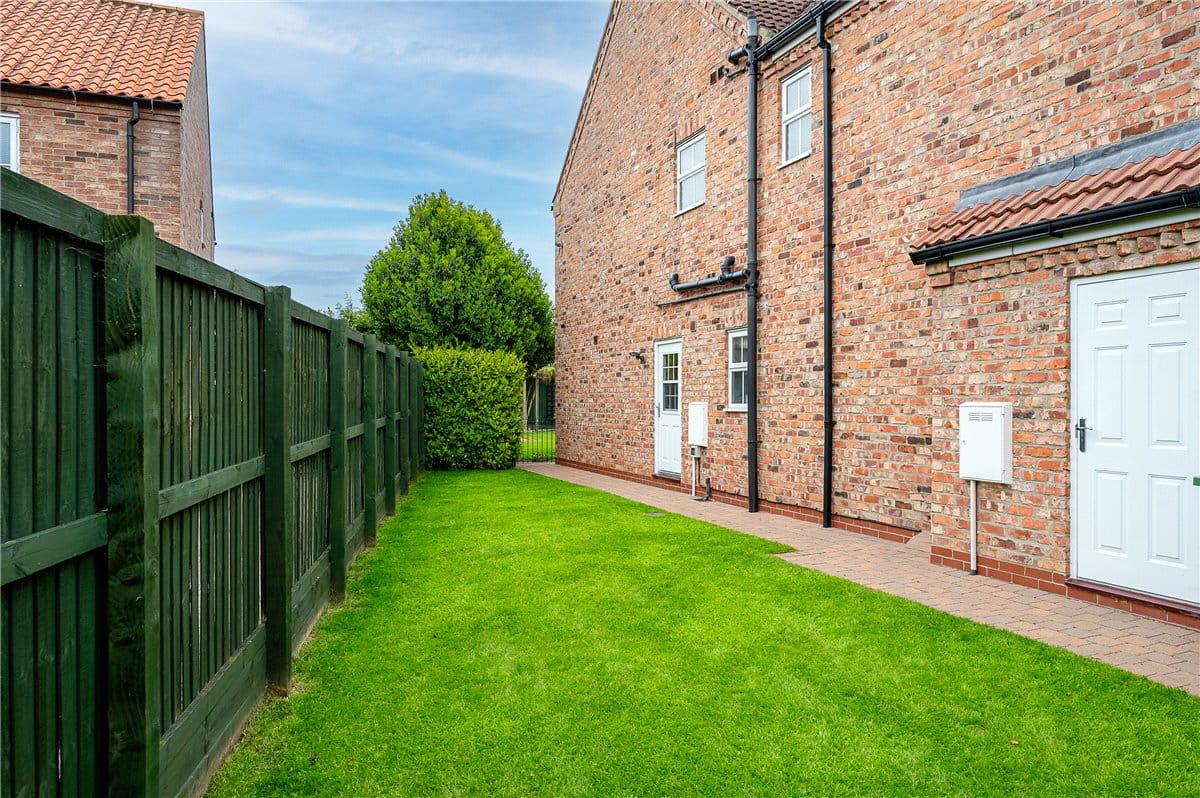 5 bedroom house, The Village, Stockton on the Forest YO32 - Available