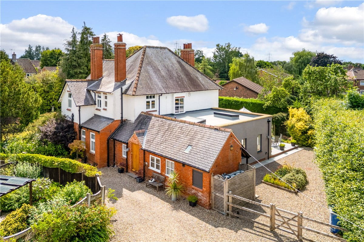 5 bedroom house, Main Street, Wilberfoss YO41 - Available