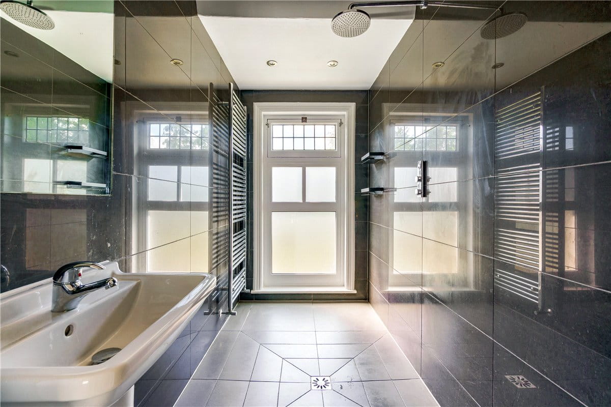 5 bedroom house, Main Street, Wilberfoss YO41 - Available