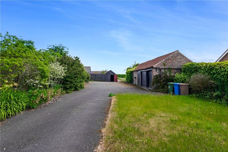 4 bedroom house, Main Street, Sutton on Derwent YO41 - Available