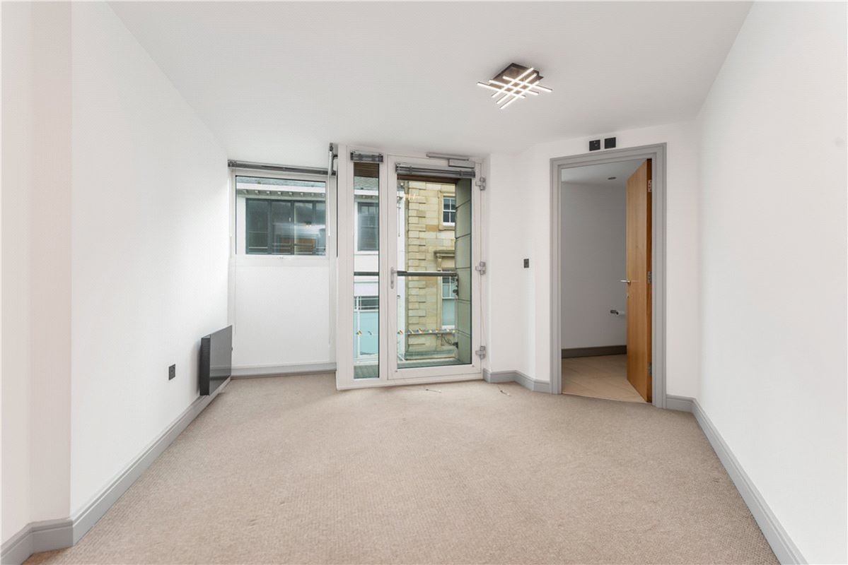 2 bedroom flat, Peter Lane, York YO1 - Available