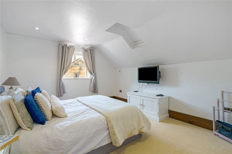 6 bedroom house, Newmill Farm, Mill Lane YO42 - Available