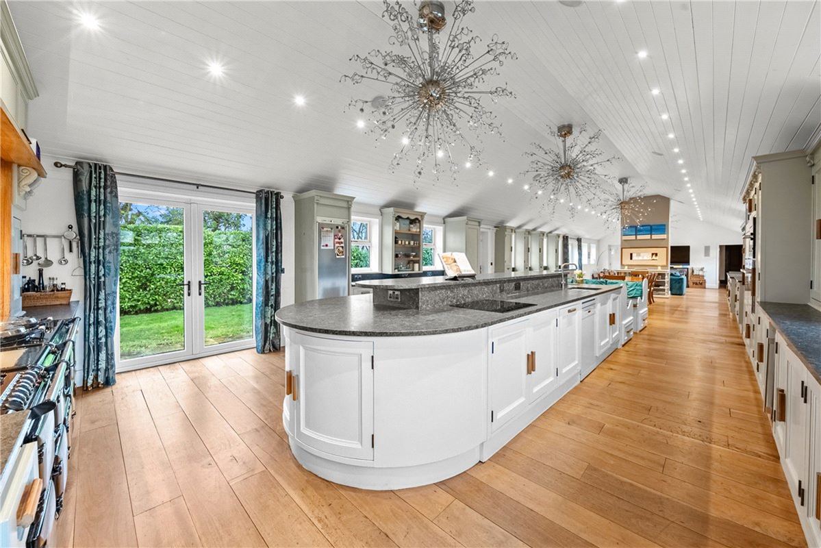 6 bedroom house, Newmill Farm, Mill Lane YO42 - Available