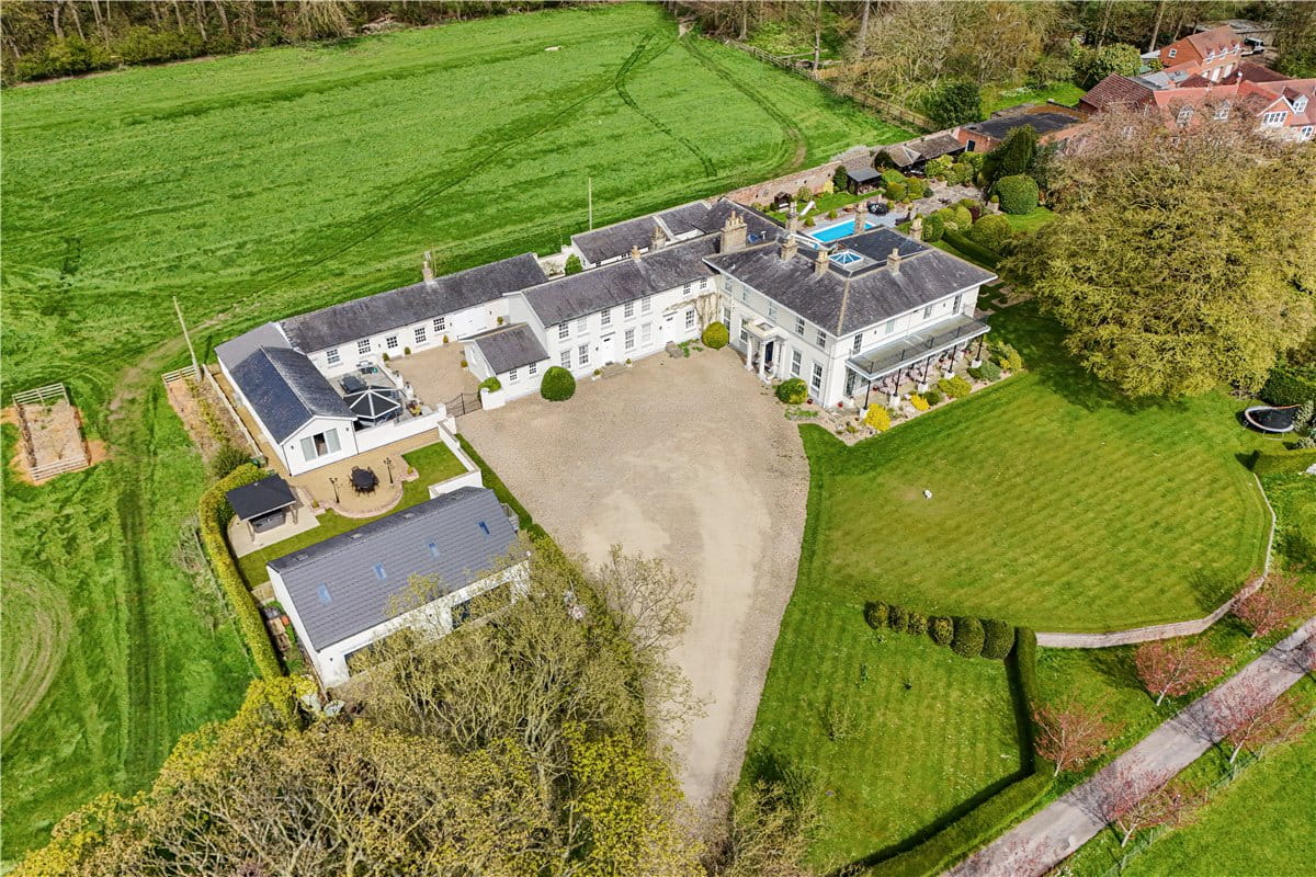 18 bedroom house, Wold Road, Nafferton YO25 - Available