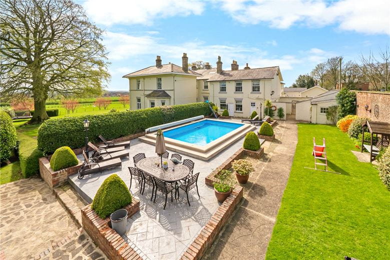 18 bedroom house, Wold Road, Nafferton YO25 - Available