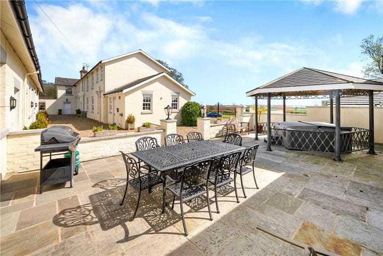 18 bedroom house, Wold Road, Nafferton YO25 - Available