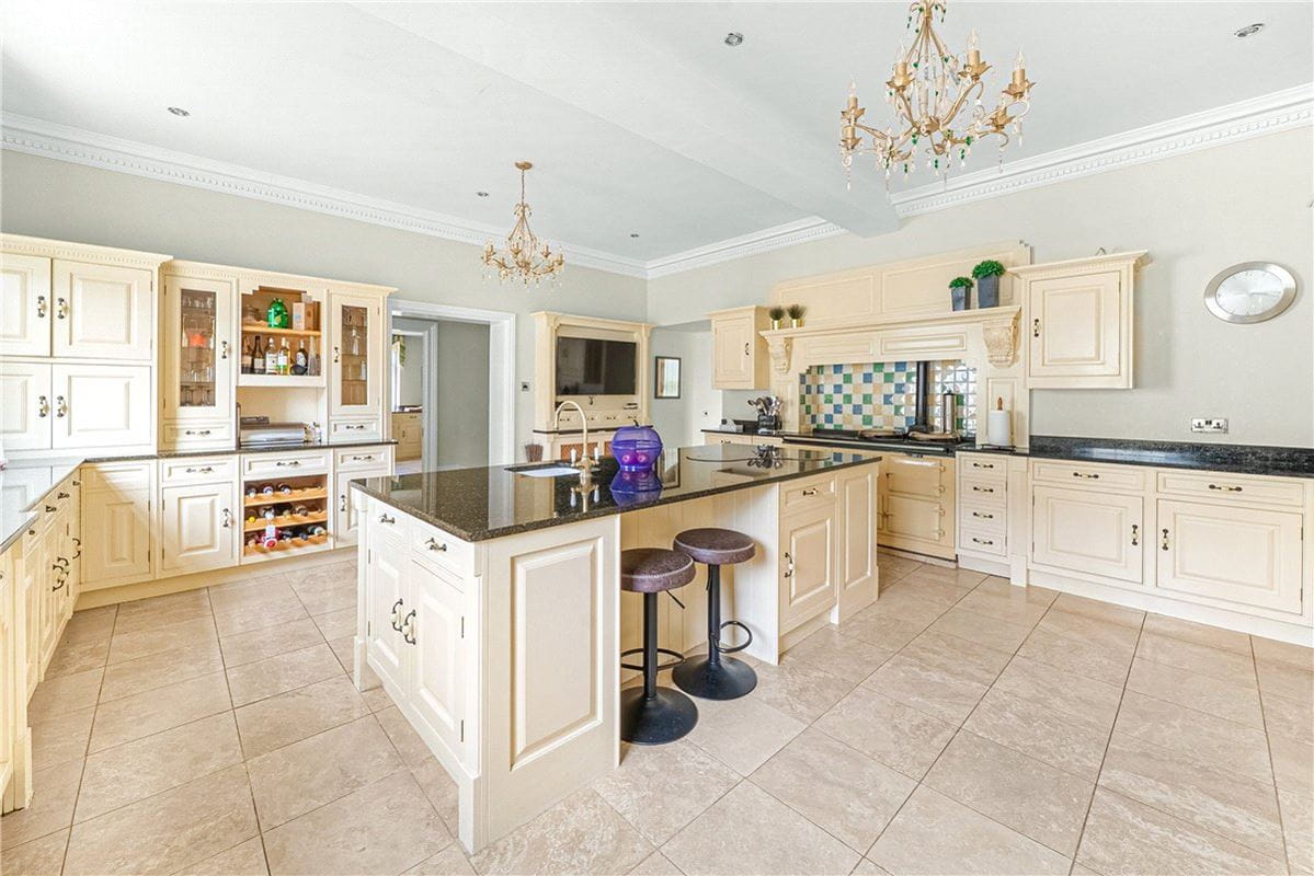 18 bedroom house, Wold Road, Nafferton YO25 - Available