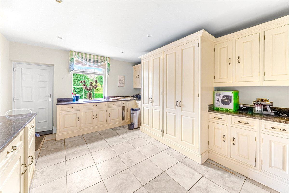 18 bedroom house, Wold Road, Nafferton YO25 - Available