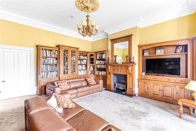 18 bedroom house, Wold Road, Nafferton YO25 - Available