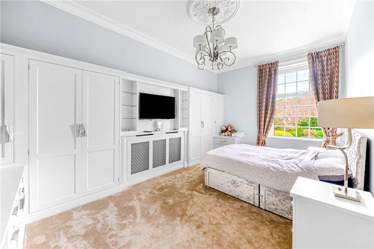 18 bedroom house, Wold Road, Nafferton YO25 - Available